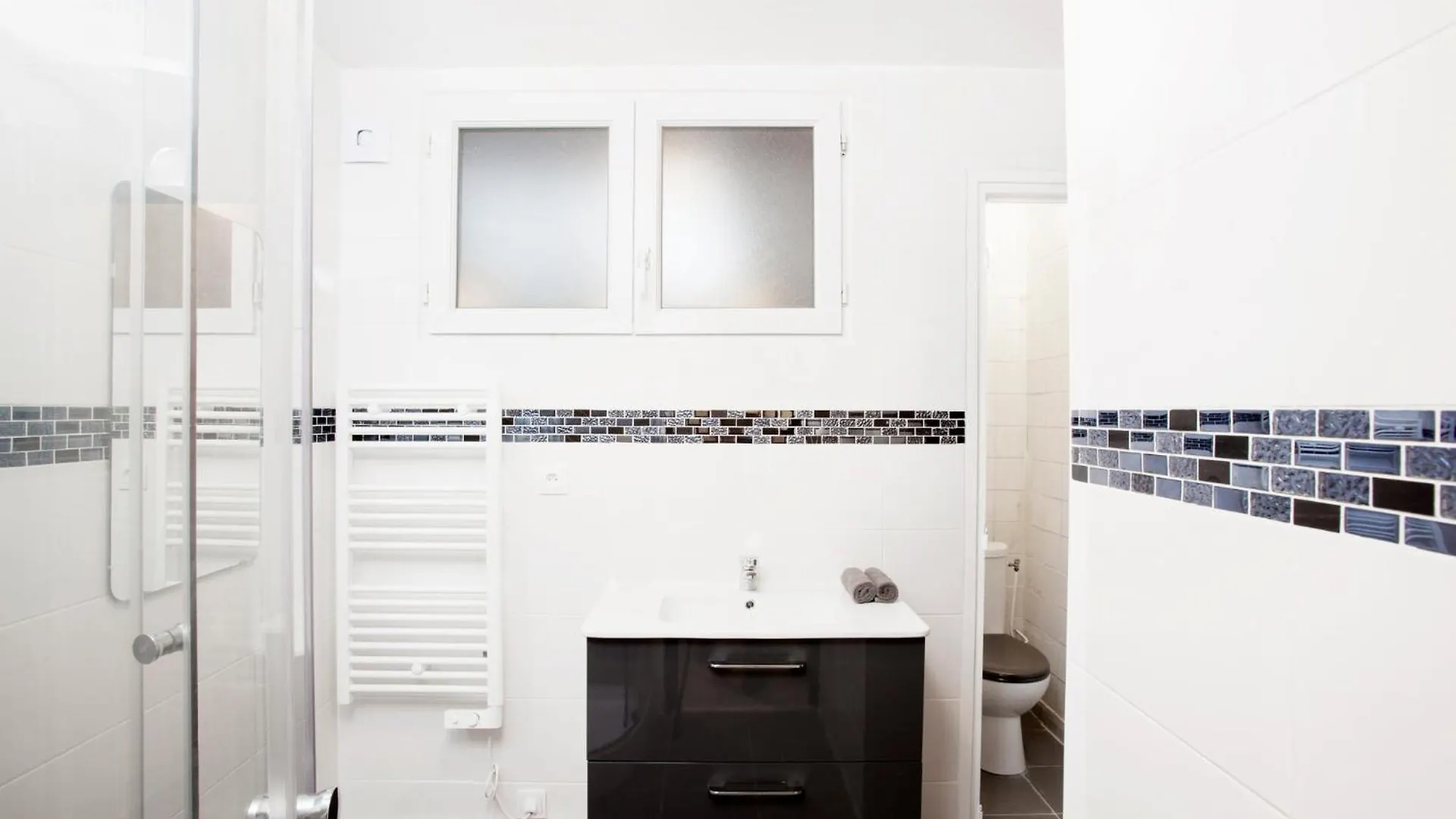 Manray House - Beautiful Three Bedroom Apartment- Paris Center Apartment