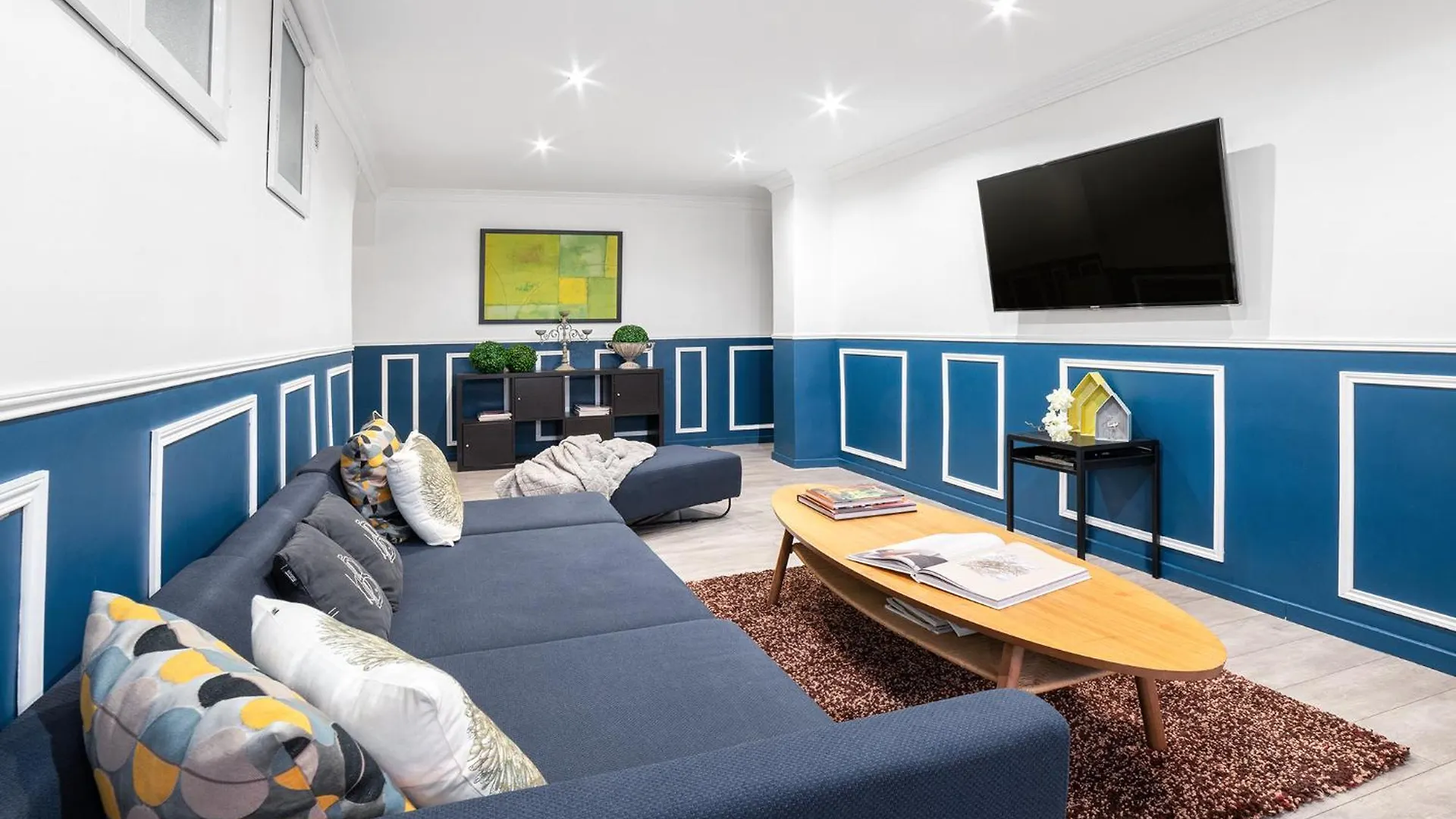 Manray House - Beautiful Three Bedroom Apartment- Paris Center France